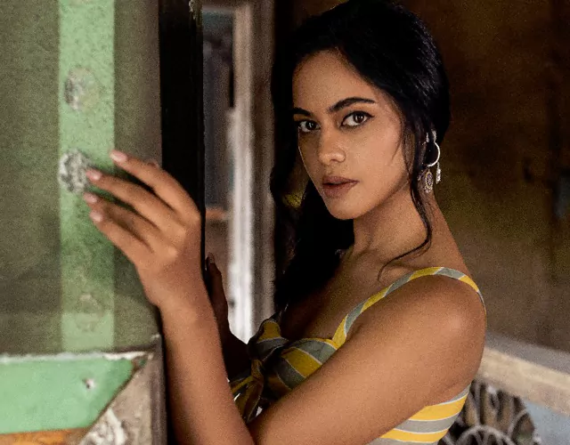 Bindu Madhavi Latest Glamorous Stills
